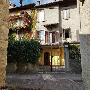 https://il-cortiletto-gargnano.it-lombardy.com